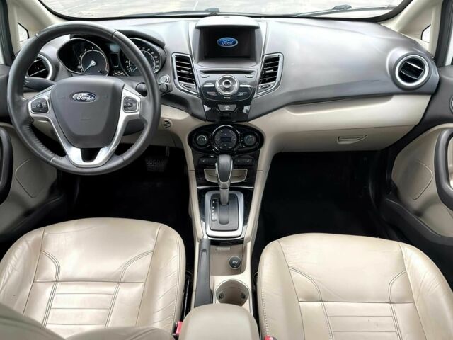 Форд Фиеста 2017 в Киеве на Automoto.ua Белый Форд Фиеста, объемом двигателя 1.6 л и пробегом 66 тыс. км за 5000 $, фото 8 на Automoto.ua