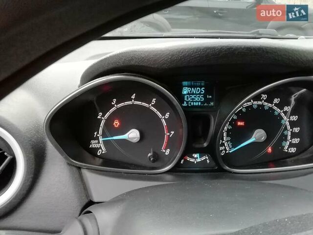 Білий Форд Фієста, об'ємом двигуна 1.6 л та пробігом 102 тис. км за 8600 $, фото 11 на Automoto.ua