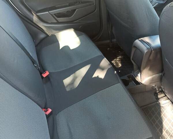 Белый Форд Фиеста, объемом двигателя 1.6 л и пробегом 182 тыс. км за 7400 $, фото 10 на Automoto.ua