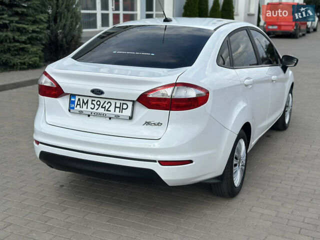 Білий Форд Фієста, об'ємом двигуна 1.6 л та пробігом 186 тис. км за 7850 $, фото 5 на Automoto.ua