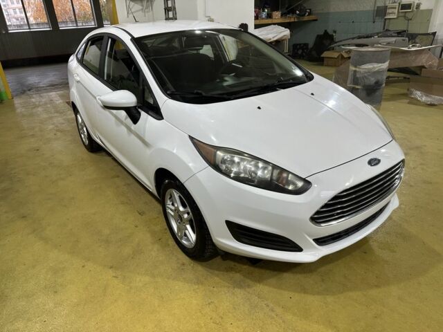 Белый Форд Фиеста, объемом двигателя 0 л и пробегом 114 тыс. км за 8600 $, фото 1 на Automoto.ua