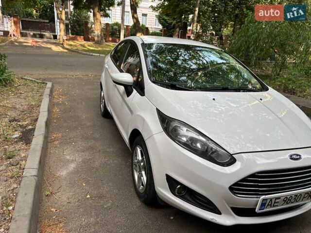 Белый Форд Фиеста, объемом двигателя 1.6 л и пробегом 71 тыс. км за 7500 $, фото 3 на Automoto.ua