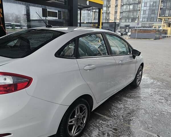 Белый Форд Фиеста, объемом двигателя 1.6 л и пробегом 144 тыс. км за 8500 $, фото 9 на Automoto.ua