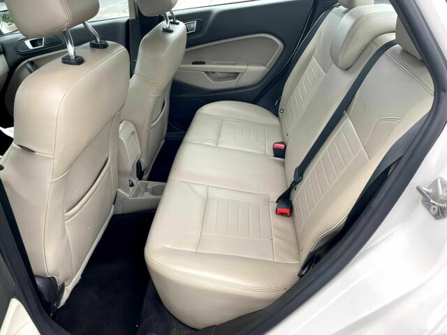 Форд Фиеста 2017 в Киеве на Automoto.ua Белый Форд Фиеста, объемом двигателя 1.6 л и пробегом 66 тыс. км за 5000 $, фото 12 на Automoto.ua