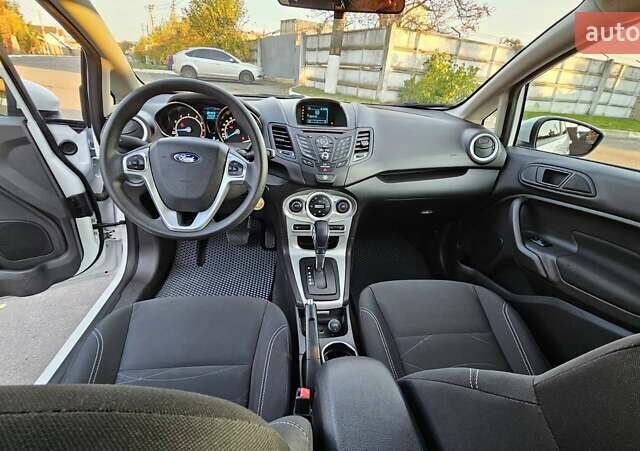 Белый Форд Фиеста, объемом двигателя 1.6 л и пробегом 143 тыс. км за 7300 $, фото 8 на Automoto.ua