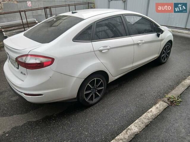 Белый Форд Фиеста, объемом двигателя 1.6 л и пробегом 78 тыс. км за 8000 $, фото 6 на Automoto.ua