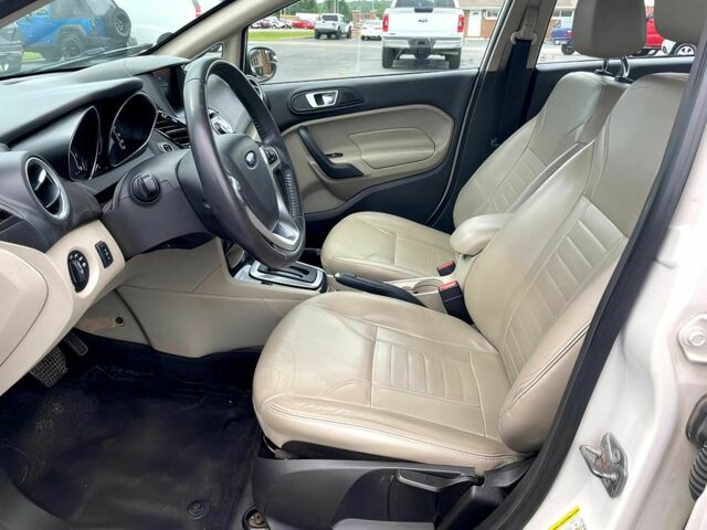 Форд Фиеста 2017 в Киеве на Automoto.ua Белый Форд Фиеста, объемом двигателя 1.6 л и пробегом 66 тыс. км за 5000 $, фото 7 на Automoto.ua