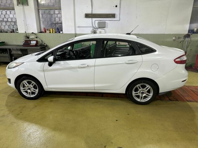 Белый Форд Фиеста, объемом двигателя 0 л и пробегом 114 тыс. км за 8600 $, фото 3 на Automoto.ua