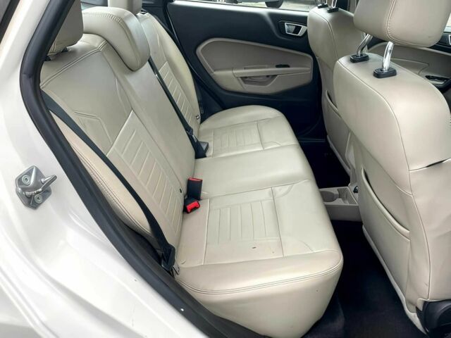 Форд Фиеста 2017 в Киеве на Automoto.ua Белый Форд Фиеста, объемом двигателя 1.6 л и пробегом 66 тыс. км за 5000 $, фото 13 на Automoto.ua