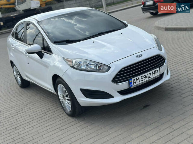 Білий Форд Фієста, об'ємом двигуна 1.6 л та пробігом 186 тис. км за 7850 $, фото 9 на Automoto.ua