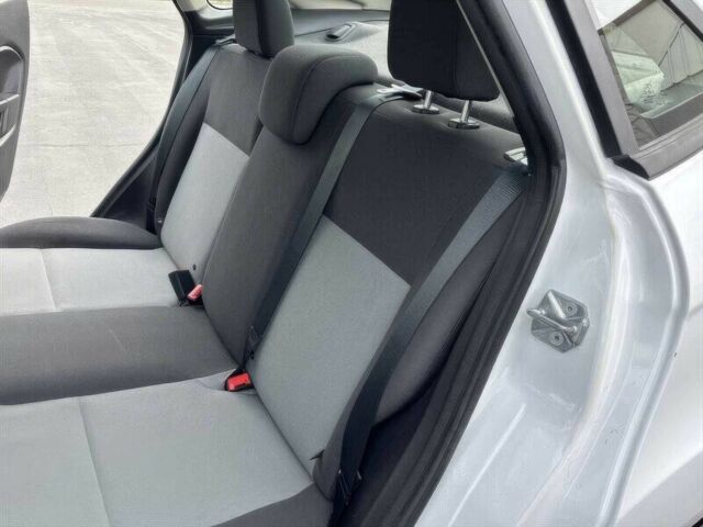 Белый Форд Фиеста, объемом двигателя 1.6 л и пробегом 50 тыс. км за 5550 $, фото 13 на Automoto.ua