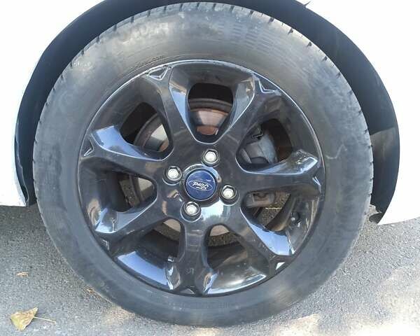 Белый Форд Фиеста, объемом двигателя 1.6 л и пробегом 182 тыс. км за 7400 $, фото 15 на Automoto.ua