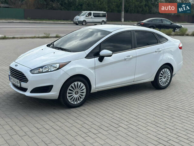Білий Форд Фієста, об'ємом двигуна 1.6 л та пробігом 186 тис. км за 7850 $, фото 1 на Automoto.ua