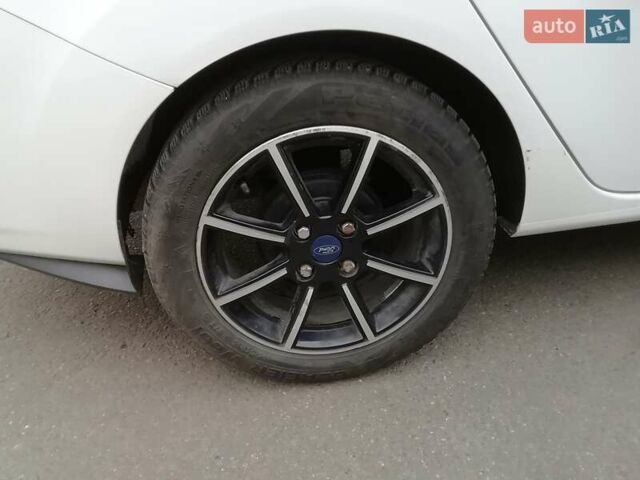 Білий Форд Фієста, об'ємом двигуна 1.6 л та пробігом 102 тис. км за 8600 $, фото 20 на Automoto.ua