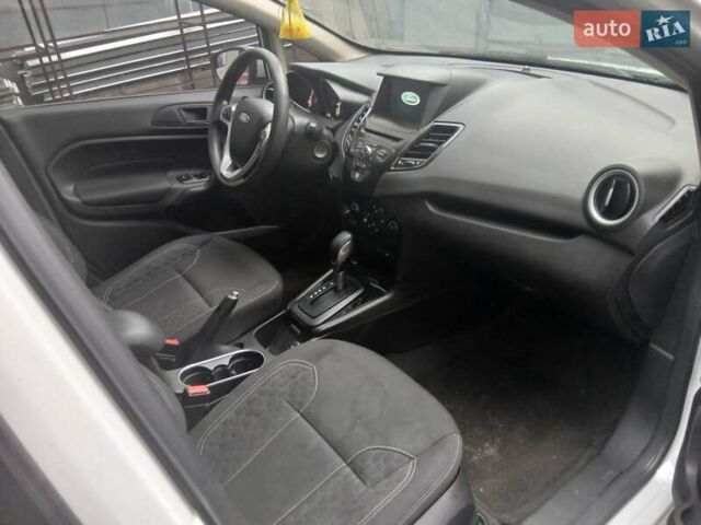 Белый Форд Фиеста, объемом двигателя 1.6 л и пробегом 78 тыс. км за 8000 $, фото 4 на Automoto.ua