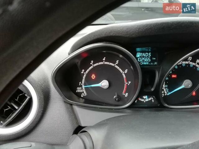Білий Форд Фієста, об'ємом двигуна 1.6 л та пробігом 102 тис. км за 8600 $, фото 13 на Automoto.ua