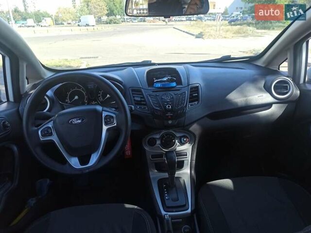 Белый Форд Фиеста, объемом двигателя 1.6 л и пробегом 182 тыс. км за 7400 $, фото 7 на Automoto.ua