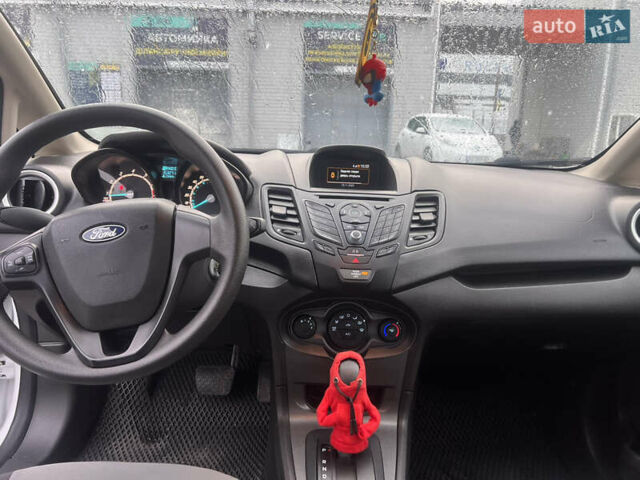 Белый Форд Фиеста, объемом двигателя 1.6 л и пробегом 153 тыс. км за 6900 $, фото 1 на Automoto.ua