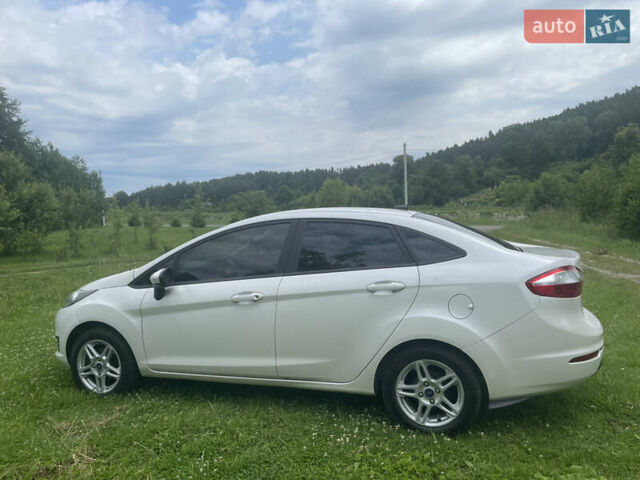 Білий Форд Фієста, об'ємом двигуна 1.6 л та пробігом 84 тис. км за 7700 $, фото 1 на Automoto.ua