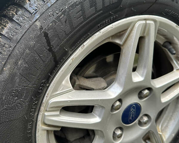 Білий Форд Фієста, об'ємом двигуна 1.6 л та пробігом 121 тис. км за 7500 $, фото 6 на Automoto.ua