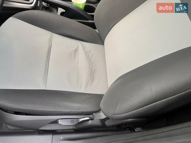 Белый Форд Фиеста, объемом двигателя 1.6 л и пробегом 153 тыс. км за 6900 $, фото 3 на Automoto.ua