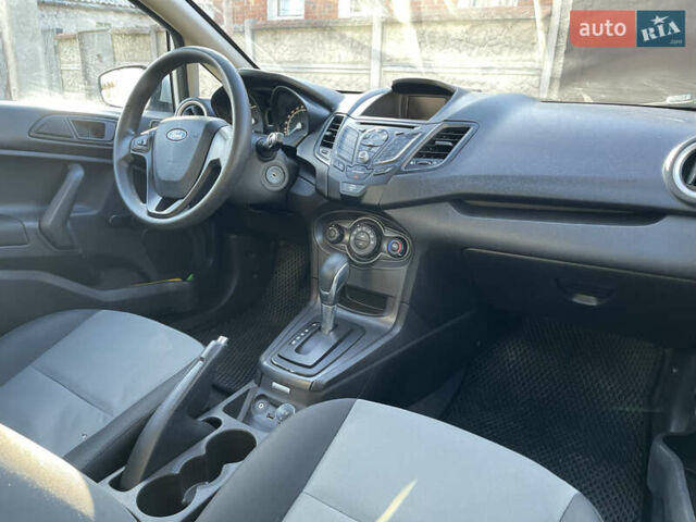 Белый Форд Фиеста, объемом двигателя 1.6 л и пробегом 153 тыс. км за 7000 $, фото 7 на Automoto.ua