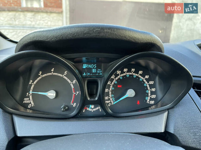 Белый Форд Фиеста, объемом двигателя 1.6 л и пробегом 153 тыс. км за 7000 $, фото 12 на Automoto.ua