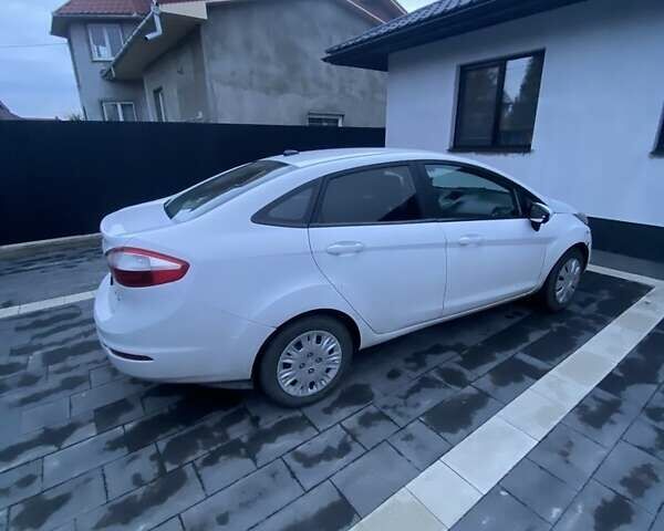 Белый Форд Фиеста, объемом двигателя 1.6 л и пробегом 245 тыс. км за 5500 $, фото 4 на Automoto.ua