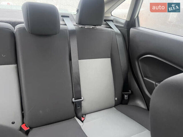 Белый Форд Фиеста, объемом двигателя 1.6 л и пробегом 153 тыс. км за 6900 $, фото 8 на Automoto.ua