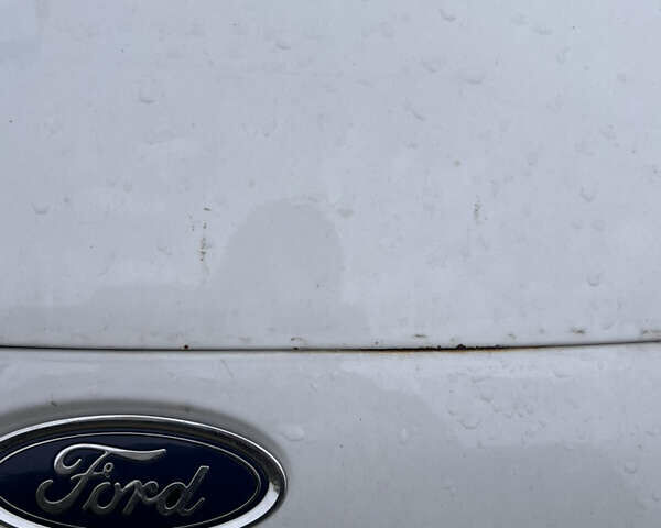 Белый Форд Фиеста, объемом двигателя 1.6 л и пробегом 153 тыс. км за 6900 $, фото 16 на Automoto.ua