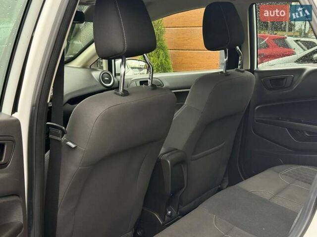 Белый Форд Фиеста, объемом двигателя 1.6 л и пробегом 126 тыс. км за 8799 $, фото 37 на Automoto.ua