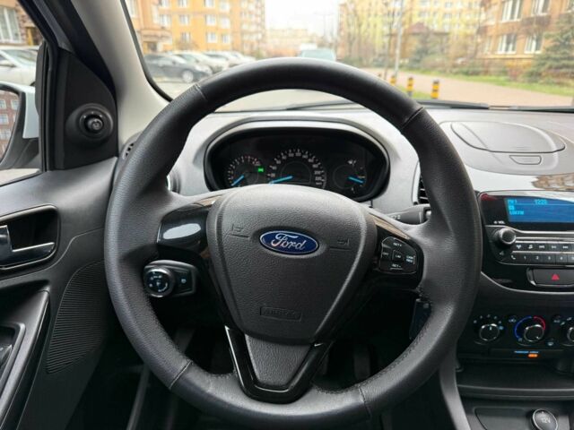 Білий Форд Фієста, об'ємом двигуна 1.2 л та пробігом 95 тис. км за 7200 $, фото 12 на Automoto.ua