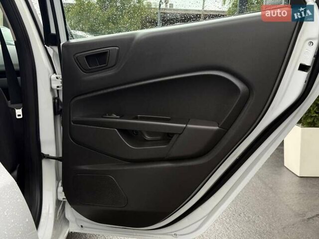 Белый Форд Фиеста, объемом двигателя 1.6 л и пробегом 126 тыс. км за 8799 $, фото 45 на Automoto.ua