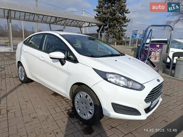 Белый Форд Фиеста, объемом двигателя 1.6 л и пробегом 45 тыс. км за 7400 $, фото 4 на Automoto.ua