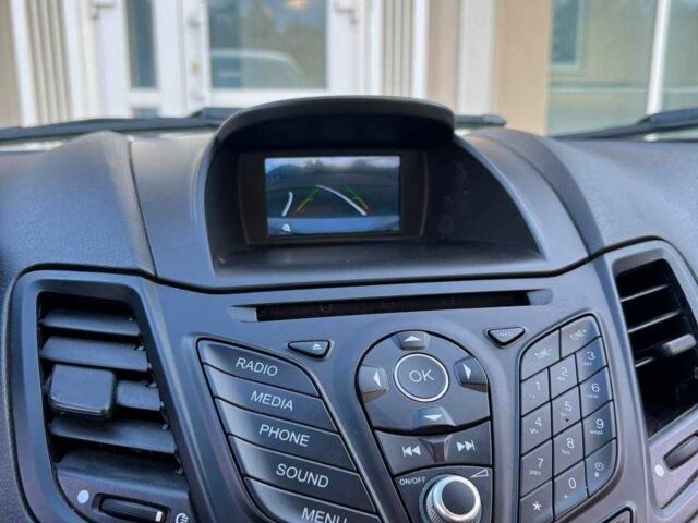 Белый Форд Фиеста, объемом двигателя 1.6 л и пробегом 67 тыс. км за 7700 $, фото 9 на Automoto.ua