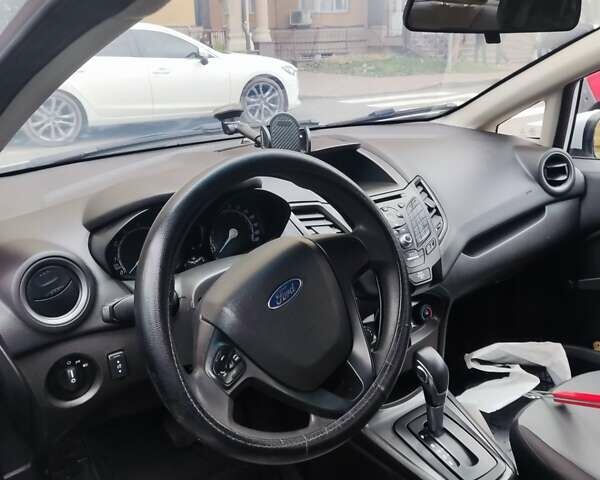 Белый Форд Фиеста, объемом двигателя 1.6 л и пробегом 159 тыс. км за 7600 $, фото 1 на Automoto.ua