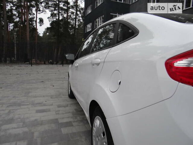 Белый Форд Фиеста, объемом двигателя 1.6 л и пробегом 69 тыс. км за 7600 $, фото 21 на Automoto.ua