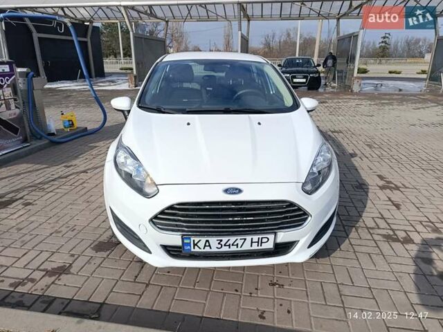 Белый Форд Фиеста, объемом двигателя 1.6 л и пробегом 45 тыс. км за 7400 $, фото 5 на Automoto.ua