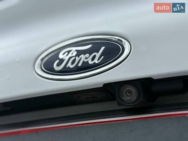 Белый Форд Фиеста, объемом двигателя 1.6 л и пробегом 126 тыс. км за 8799 $, фото 12 на Automoto.ua