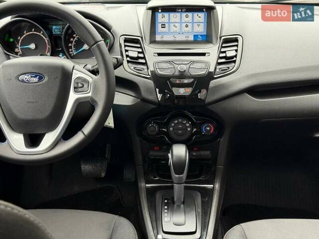 Белый Форд Фиеста, объемом двигателя 1.6 л и пробегом 126 тыс. км за 8799 $, фото 41 на Automoto.ua