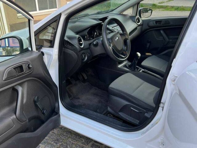 Белый Форд Фиеста, объемом двигателя 1.6 л и пробегом 67 тыс. км за 7700 $, фото 16 на Automoto.ua