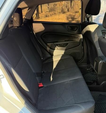 Белый Форд Фиеста, объемом двигателя 1.6 л и пробегом 98 тыс. км за 9200 $, фото 9 на Automoto.ua