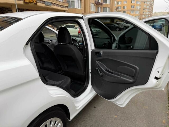 Білий Форд Фієста, об'ємом двигуна 1.2 л та пробігом 95 тис. км за 7200 $, фото 17 на Automoto.ua