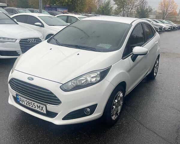 Білий Форд Фієста, об'ємом двигуна 1.6 л та пробігом 67 тис. км за 8999 $, фото 4 на Automoto.ua