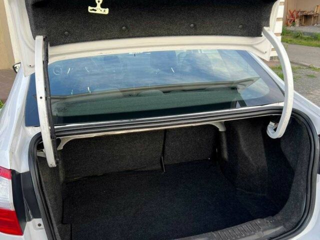 Белый Форд Фиеста, объемом двигателя 1.6 л и пробегом 67 тыс. км за 7700 $, фото 21 на Automoto.ua