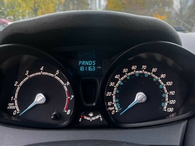 Белый Форд Фиеста, объемом двигателя 1.6 л и пробегом 2 тыс. км за 8000 $, фото 3 на Automoto.ua