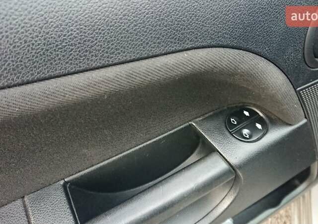 Бежевый Форд Фиеста, объемом двигателя 1.3 л и пробегом 153 тыс. км за 2700 $, фото 4 на Automoto.ua