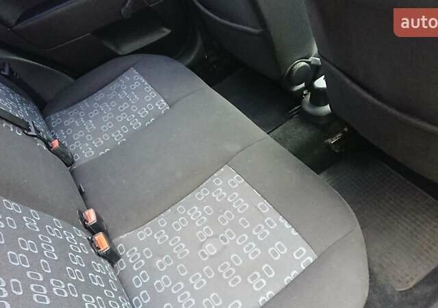 Бежевый Форд Фиеста, объемом двигателя 1.3 л и пробегом 153 тыс. км за 2700 $, фото 3 на Automoto.ua