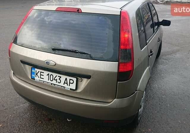 Бежевый Форд Фиеста, объемом двигателя 1.3 л и пробегом 153 тыс. км за 2700 $, фото 1 на Automoto.ua