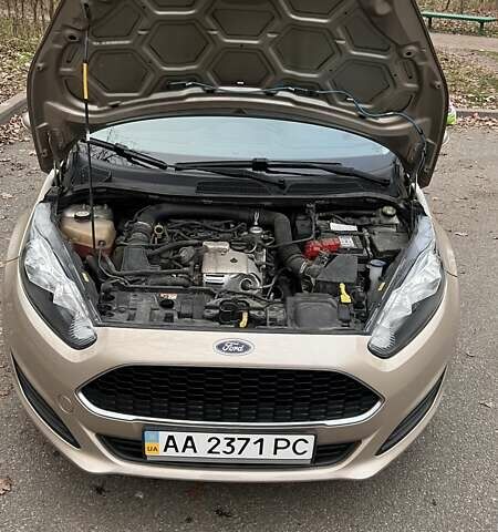 Бежевий Форд Фієста, об'ємом двигуна 1 л та пробігом 65 тис. км за 10000 $, фото 11 на Automoto.ua